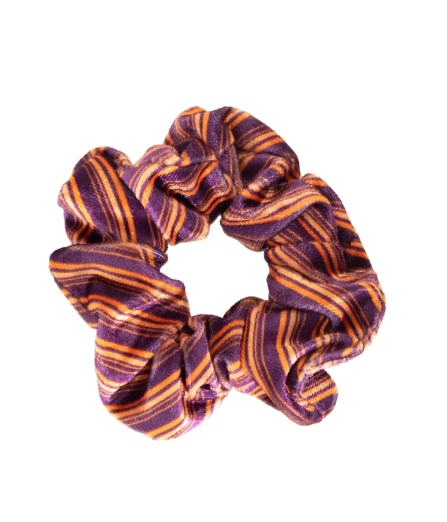 LOCZEK SCRUNCHIE WELUROWA – fioletowe gumki do włosów w różnych wzorach