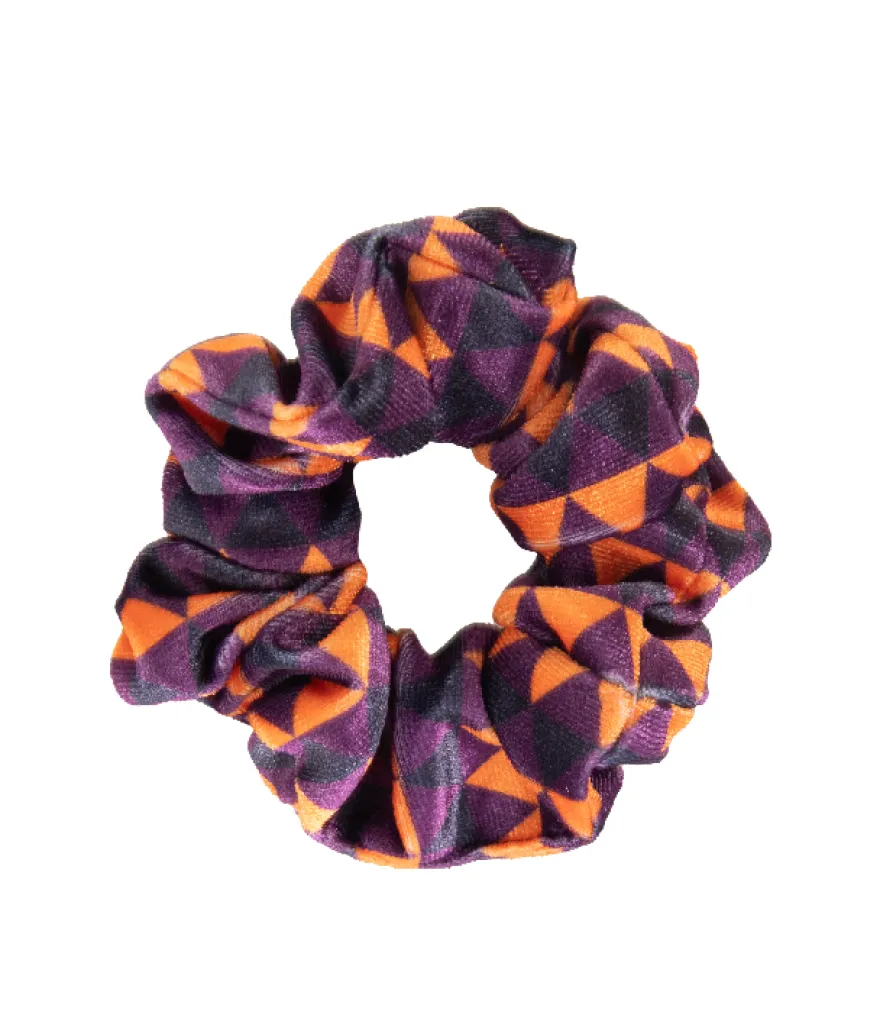 LOCZEK SCRUNCHIE WELUROWA – fioletowe gumki do włosów w różnych wzorach