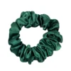 ONLYGHD MAŁA SATYNOWA SCRUNCHIE – gumka do włosów w kolorze zielonym