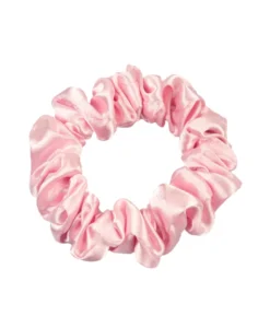 ONLYGHD MAŁA SATYNOWA SCRUNCHIE – gumka do włosów pastelowy róż
